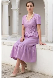 Rochie din in peliculizat mov orhid accesorizata cu floare