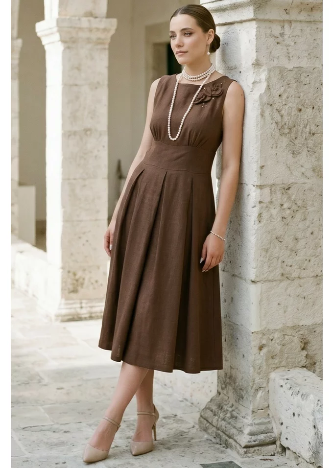 Rochie din  in sepia brown decorata cu flori si strasuri