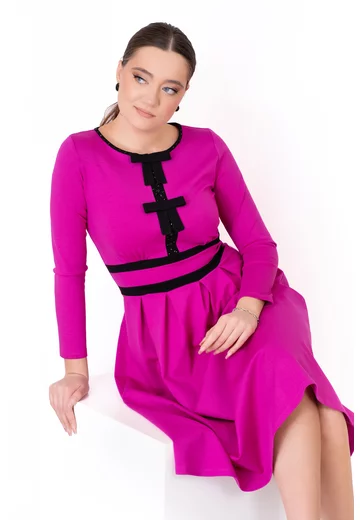 Rochie din jerse roz fucsia decorata cu funite