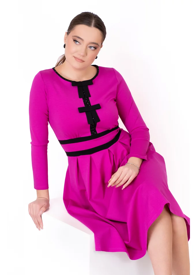 Rochie din jerse roz fucsia decorata cu funite