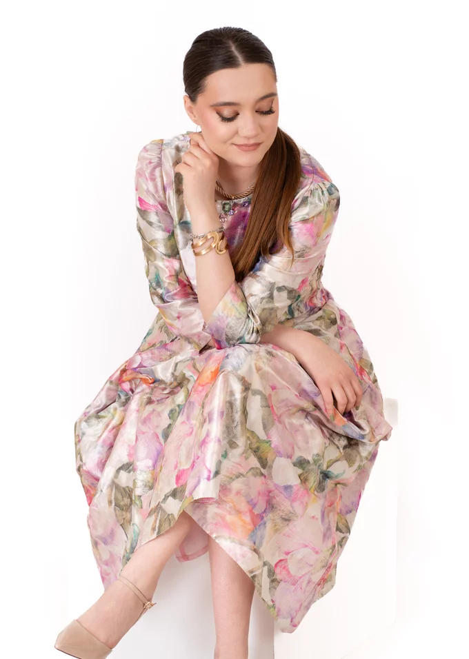 Rochie din tafta color fusion cu colier din pietre