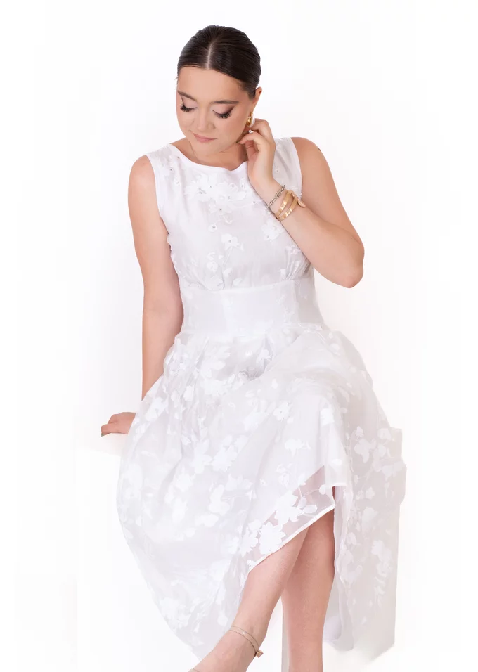 Rochie elegance de cocktail din organza brodata cu pietre fine incrustate