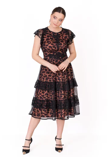 Rochie eleganta amber animal print decorata cu dantela fina