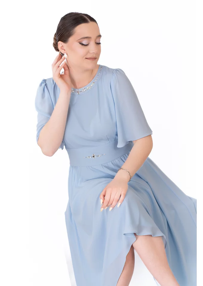 Rochie eleganta baby blue din voal cu pietre si perle