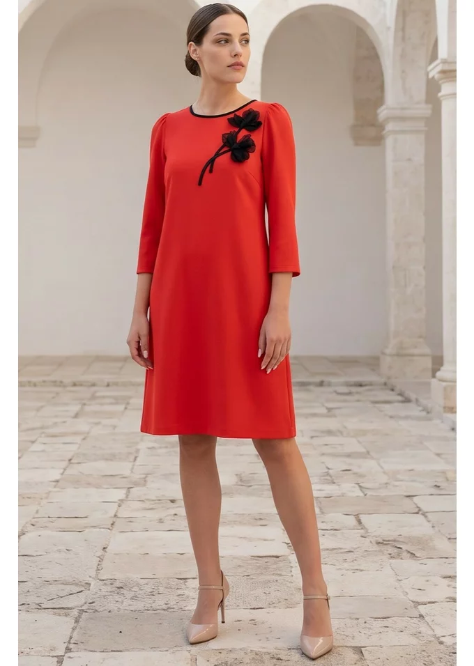Rochie eleganta conica rosu corai cu detalii florale din stofa premium