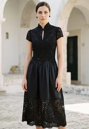 Rochie eleganta dark beauty din dantela tip macrame si tafta fina
