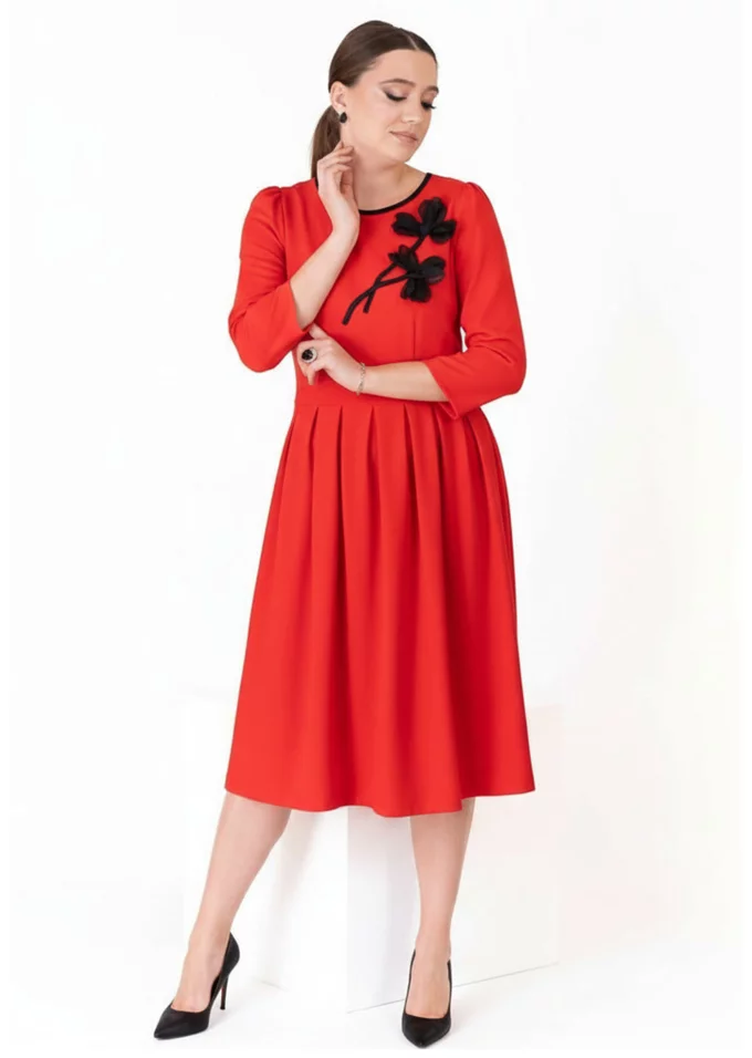 Rochie eleganta rosu corai cu detalii florale din stofa premium