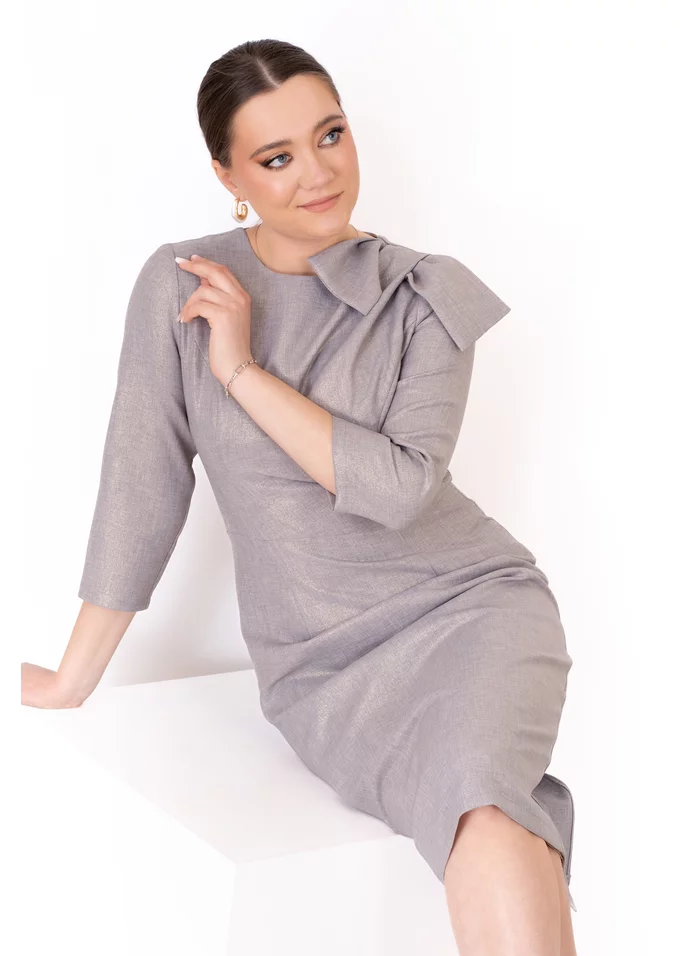 Rochie eleganta soft gold din stofa peliculizata