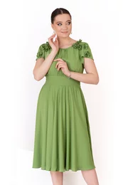 Rochie eleganta verde fistic accesorizata cu flori