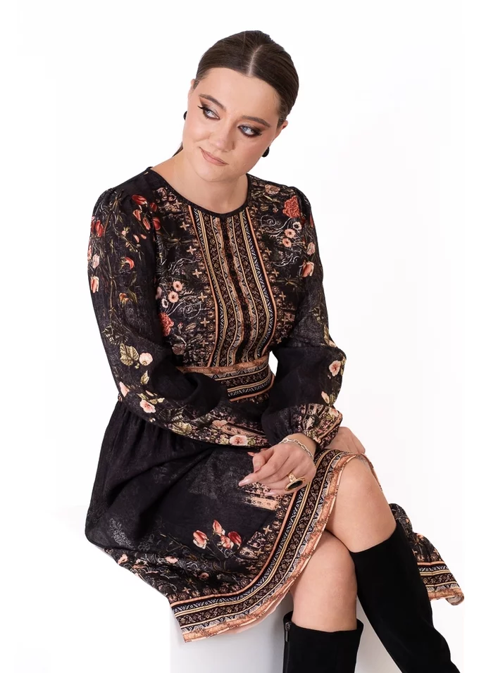 Rochie etnic glam cu print de inspiratie etno din vascoza imprimata