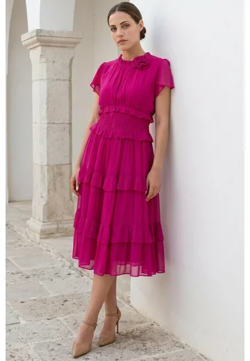 Rochie hot pink sweet ruffles din matase fina decorata cu floare