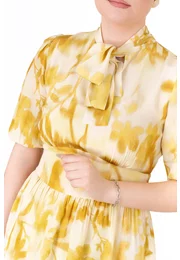 Rochie in volane din vascoza soft vanilla cu print floral