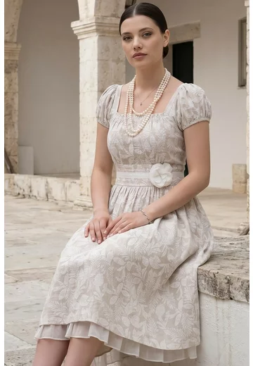 Rochie lejera din in grizat sand laced decorata cu floare