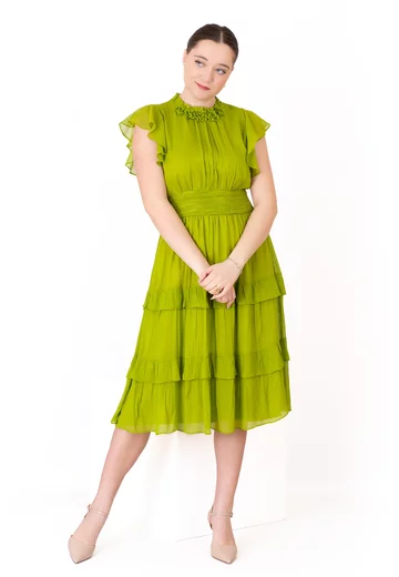 Rochie lime eclat cu volane rafinate din matase naturală 100% decorata cu flori