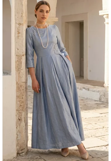 Rochie lunga blue sky din organza cu aspect satinat decorata cu floare si strasuri