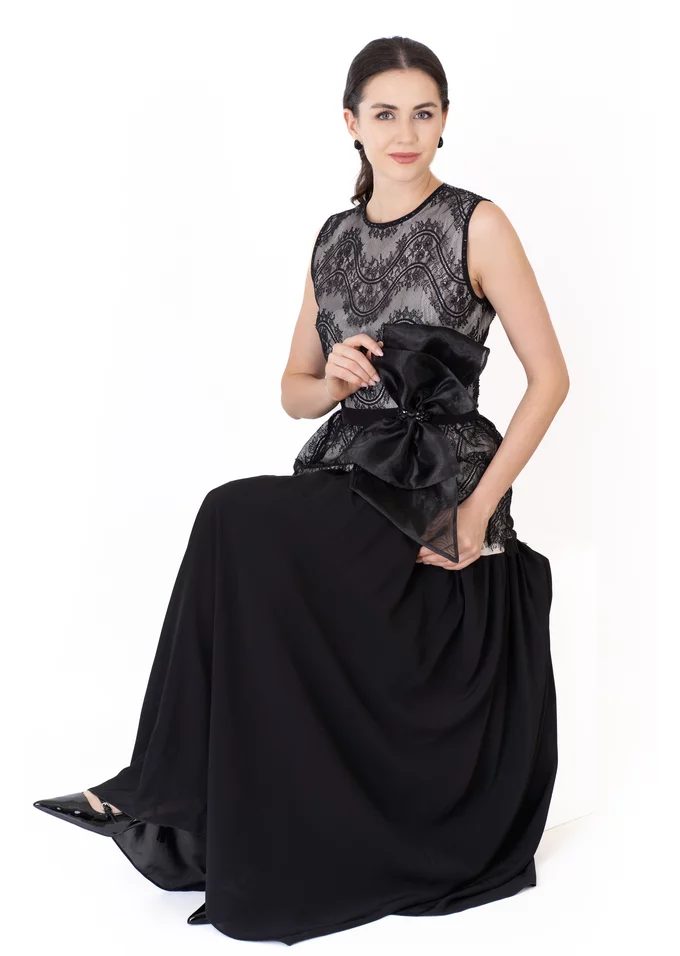 Rochie lunga de gala dark bow din dantela tip chantilly si tafta fina