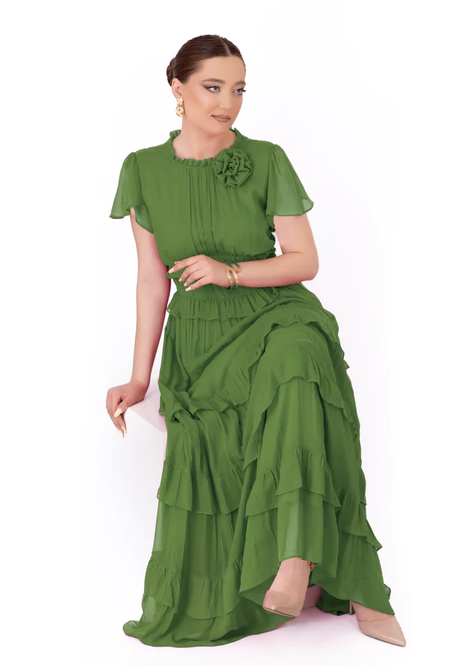 Rochie lunga verde crud sweet ruffles din matase fina decorata cu floare