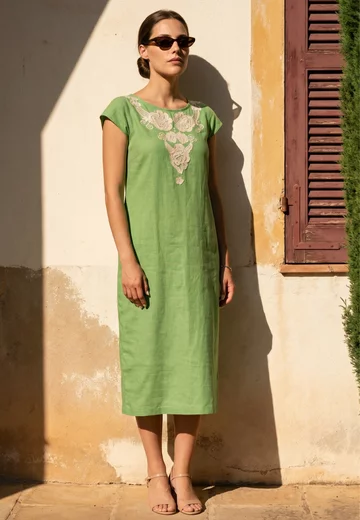 Rochie midi ovoida din in verde crud cu broderie si perle