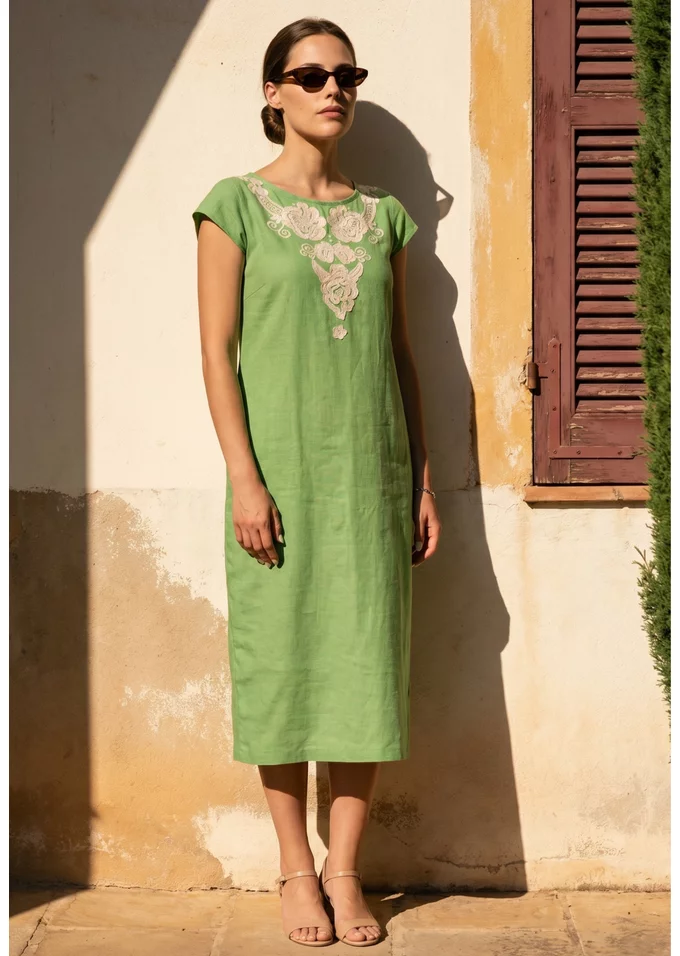 Rochie midi ovoida din in verde crud cu broderie si perle