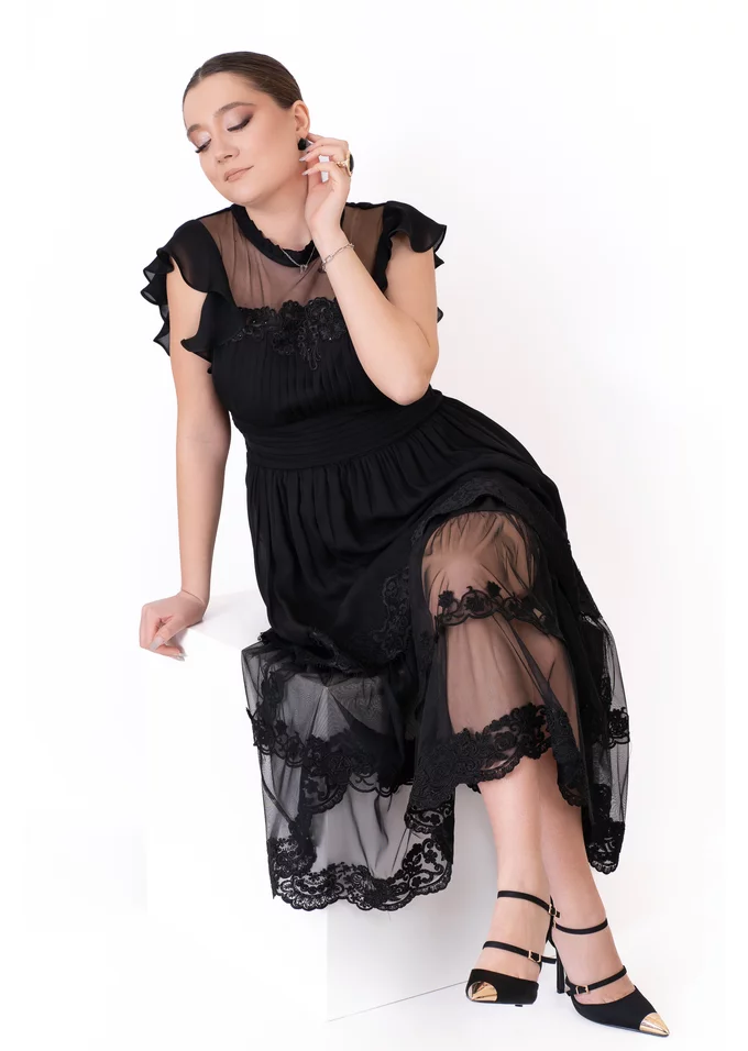 Rochie midi quiet luxury din voal de matase si treceri fine de texturi si broderie