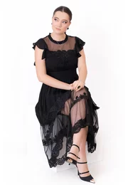 Rochie midi quiet luxury din voal de matase si treceri fine de texturi si broderie