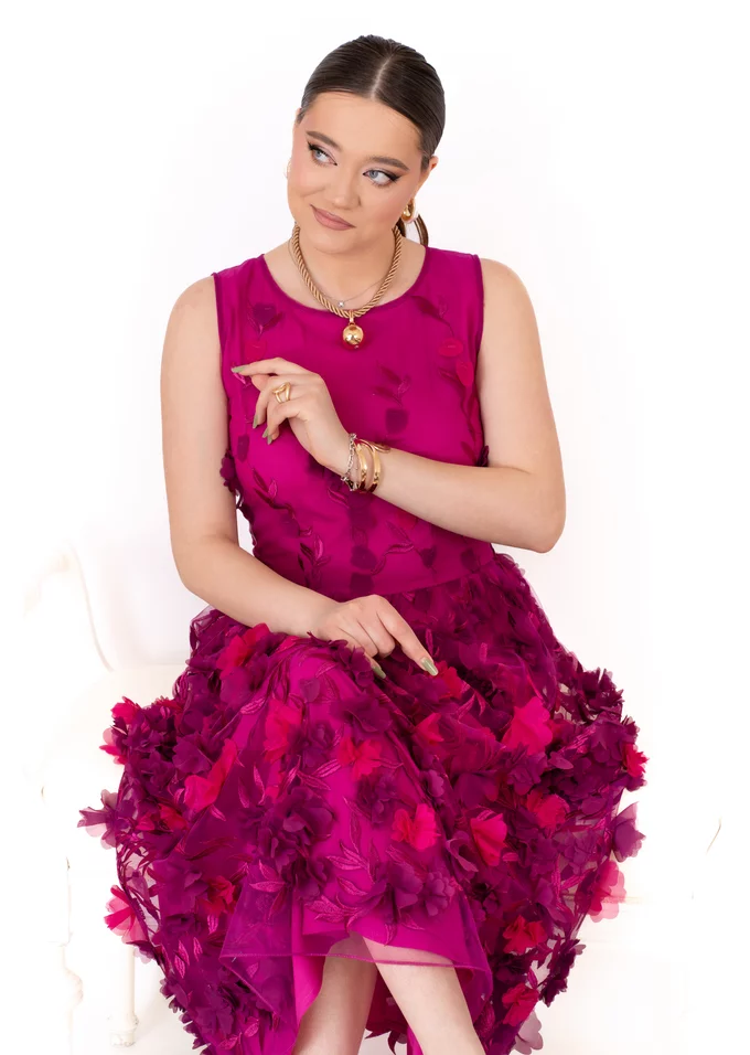 Rochie rafinata diaphanous flower din tull brodat magenta in degrade cu flori 3d