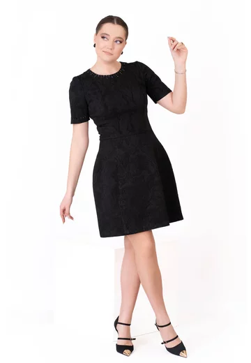 Rochie structurata din brocard negru decorata cu strasuri ton in ton