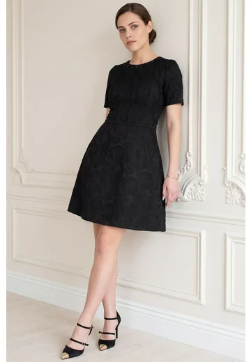 Rochie structurata din brocard negru decorata cu strasuri ton in ton