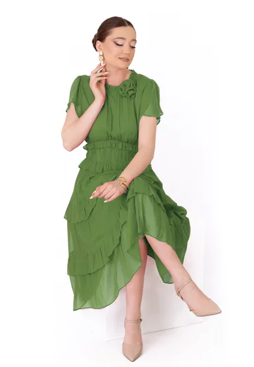 Rochie verde crud sweet ruffles din matase fina decorata cu floare