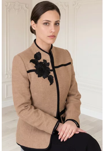 Sacou beige brown decorat cu flori brodate