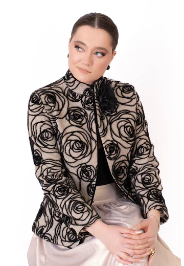 Sacou din lana cu model floral decorat cu floare si pietre