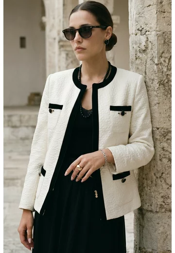 Sacou elegant gofrat chic in contrast