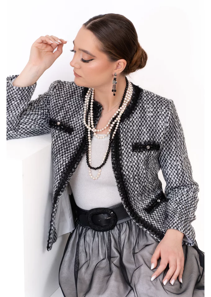 Sacou elegant tweed fluffy gri pepit  accesorizat cu pietre
