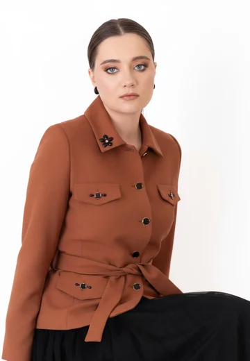 Sacou eleganta maro caramel cu cordon