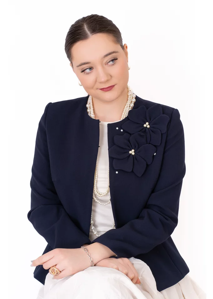 Sacou navy confidence din stofa premium decorat cu flori si perle