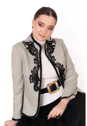 Sacou soft gri verzui cu detalii de contrast si broderie