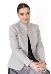 Sacou stylish din lana gri decorat cu broderie , strasuri si perle