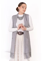 Vesta gri cu franjuri si buzunare