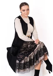 Vesta neagra  tricotata accesorizata cu buzunare din blanita