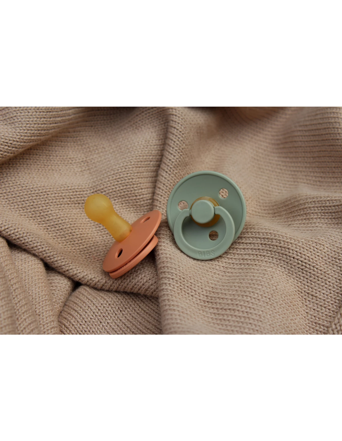 BIBS - Suzeta Colour Latex, tetina rotunda, 6 luni +-Fossil Grey