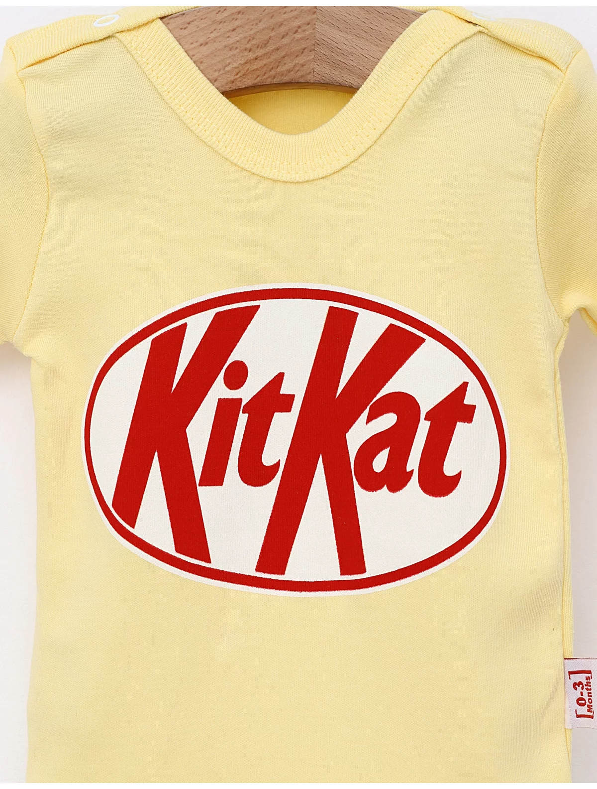 Body Super KitKat model galben