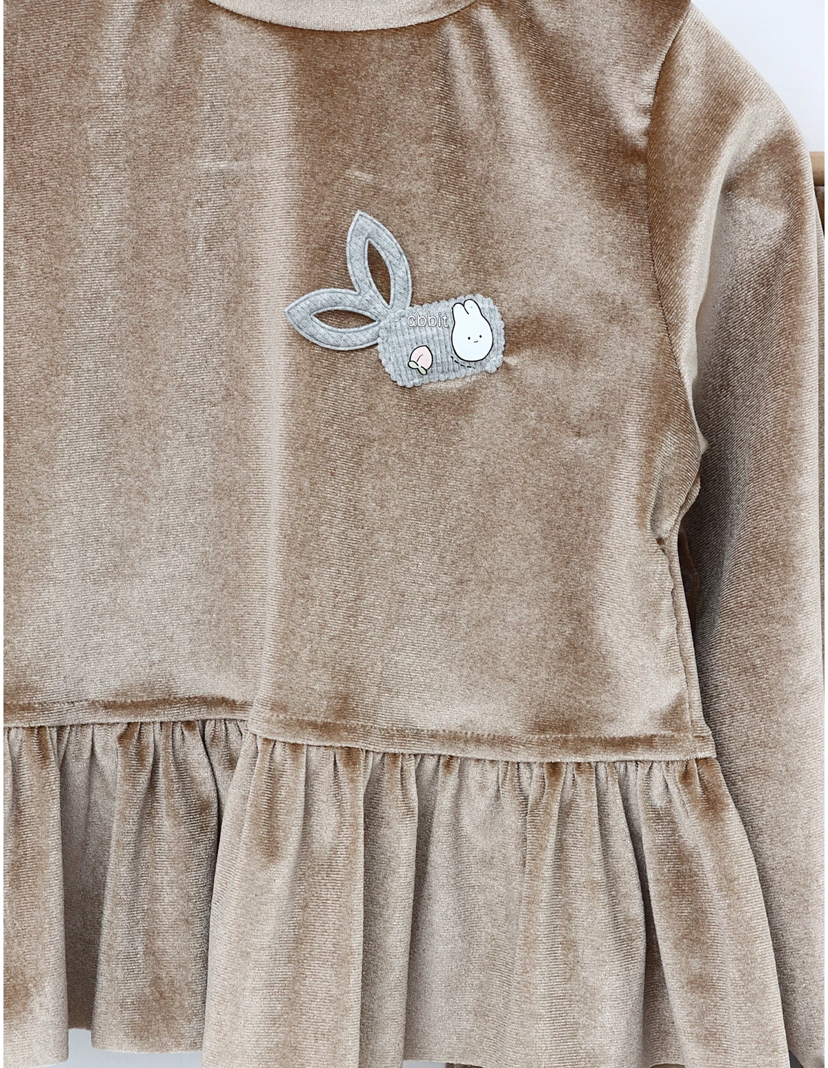 Compleu de catifea Rabbit Logo bej