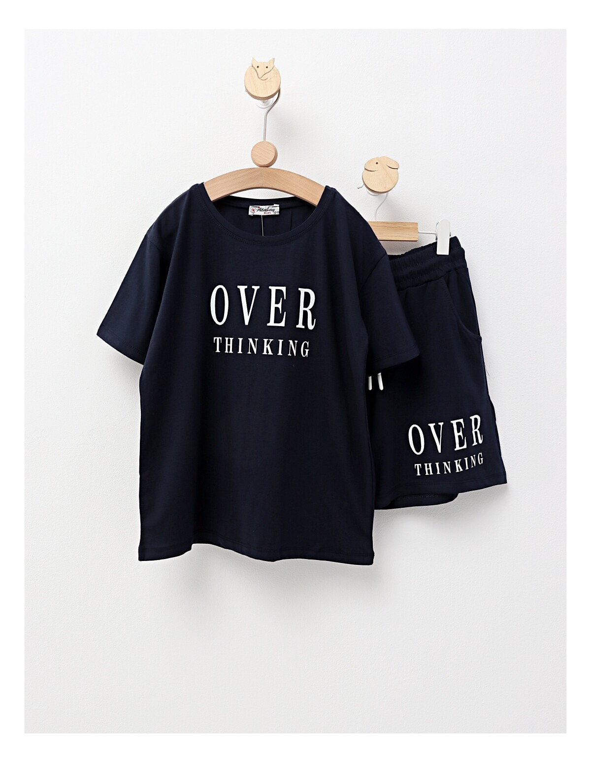 Compleu de vara, Over Thinking, bleumarin