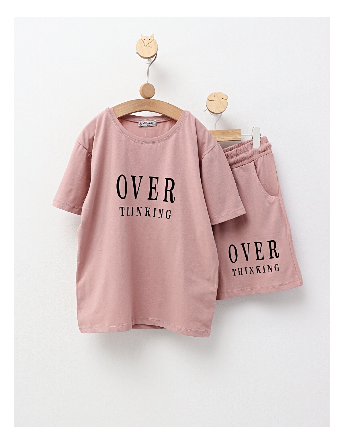 Compleu de vara, Over Thinking, roz-pudra