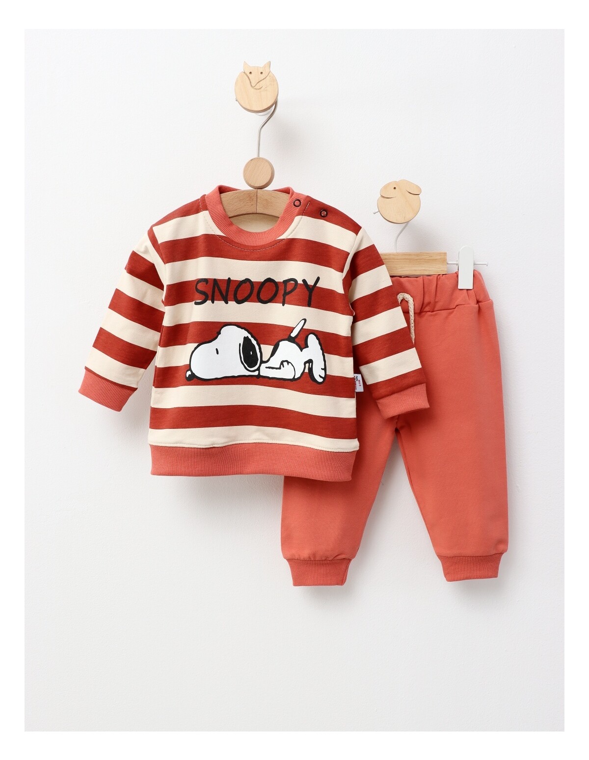 Compleu Este Snoopy, caramiziu