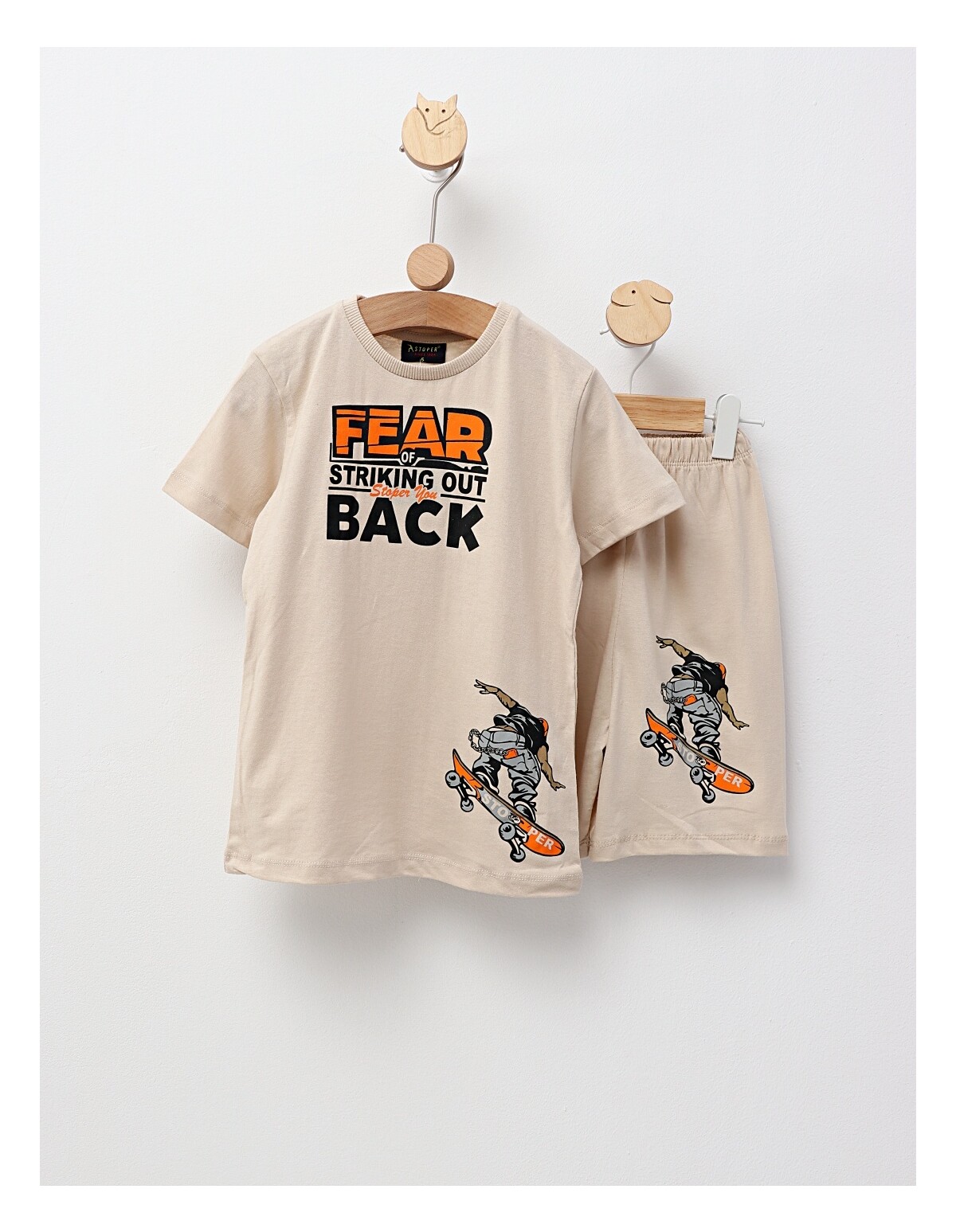 Compleu vara, Fear of Striking, crem