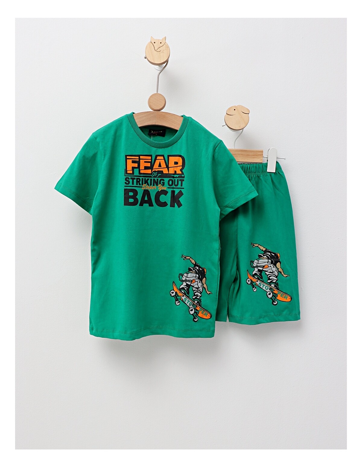 Compleu vara, Fear of Striking, verde