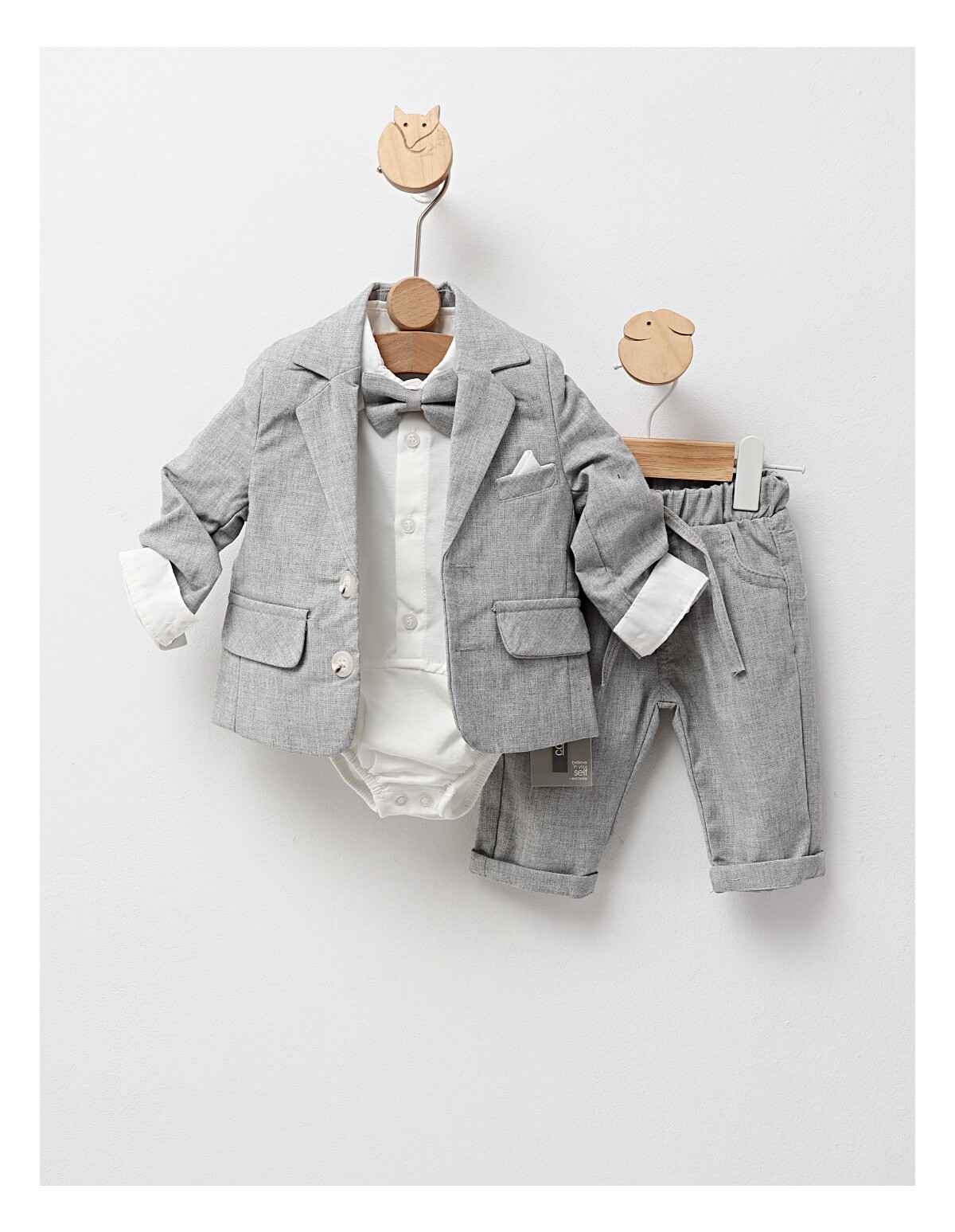 Costum elegant David gri