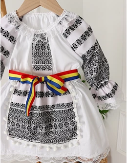 Costum popular fetite 3 piese negru