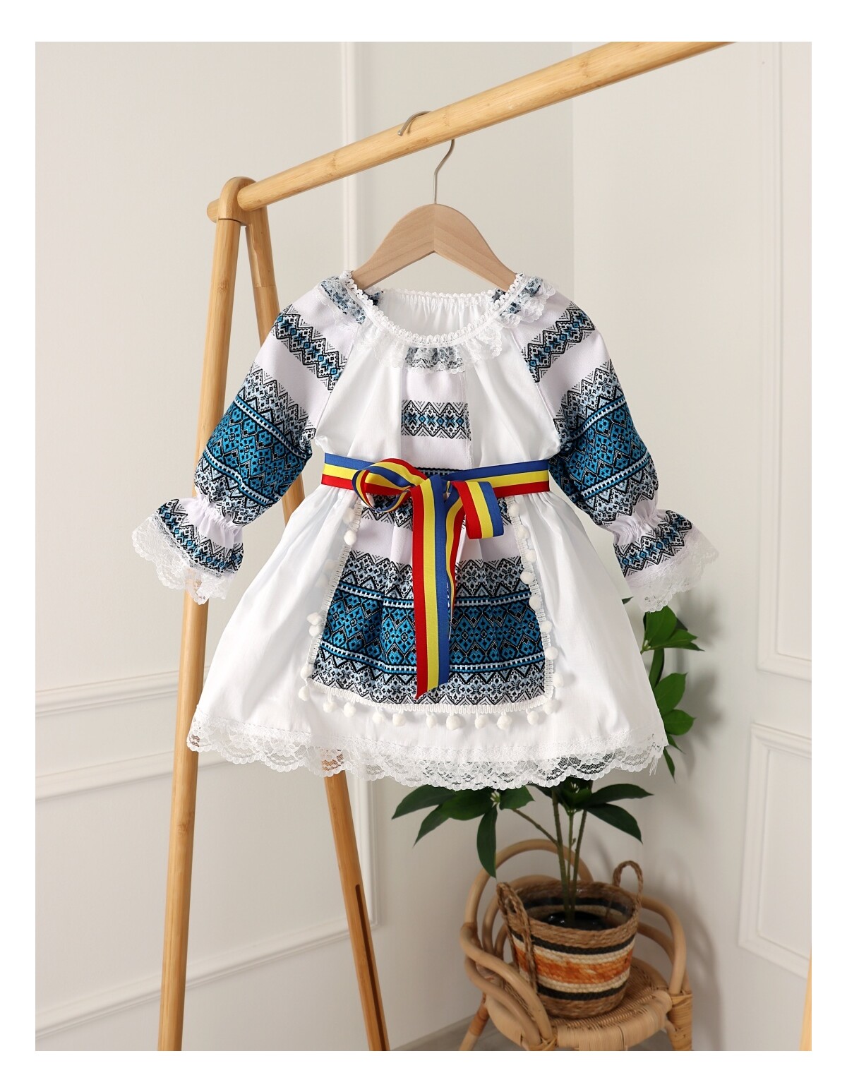 Costum popular fetite 3 piese turcoaz